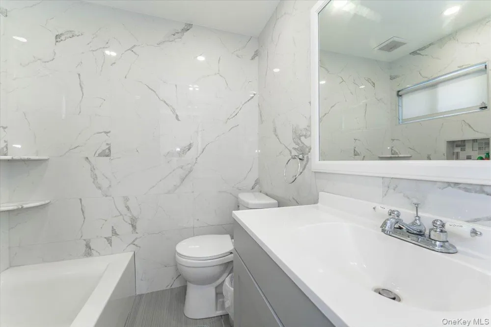 1068 Highland Place Woodmere, NY 11598