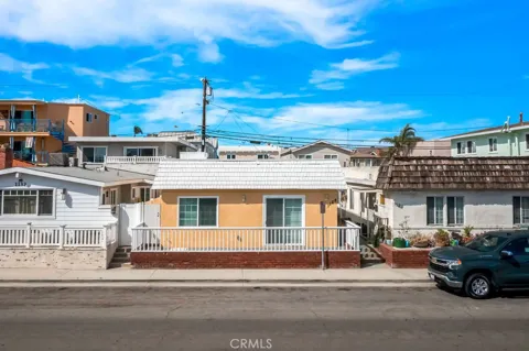 1128 W Balboa Blvd