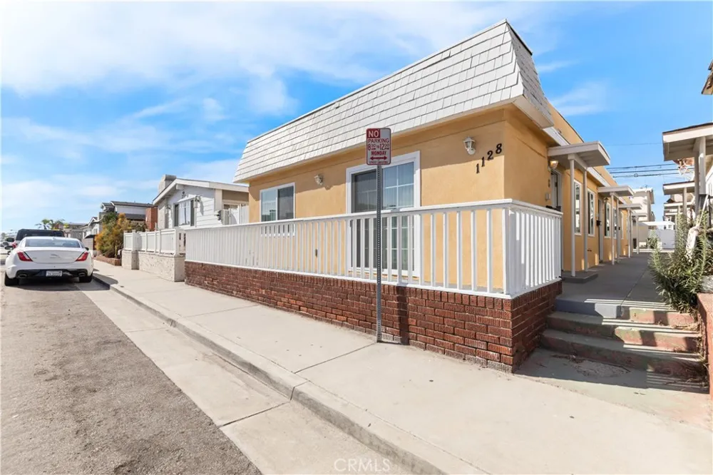 1128 W Balboa Blvd Newport Beach, CA 92661