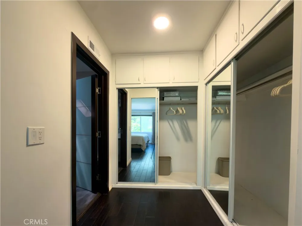 5836 Winnetka Avenue Woodland Hills, CA 91367