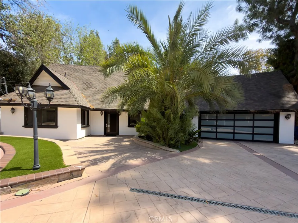 5836 Winnetka Avenue Woodland Hills, CA 91367
