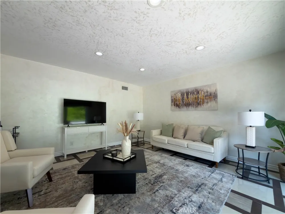 5836 Winnetka Avenue Woodland Hills, CA 91367
