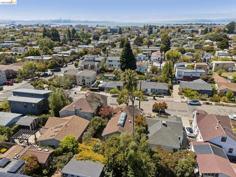 2435 Valley Street Berkeley, CA 94702