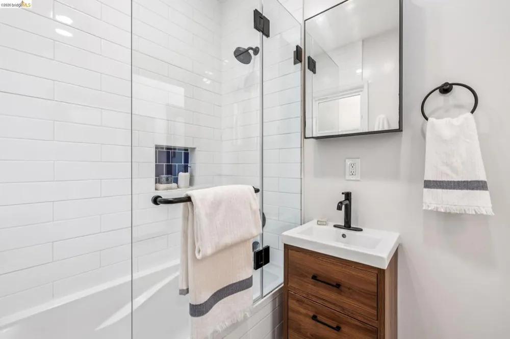 2435 Valley Street Berkeley, CA 94702