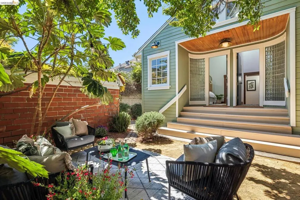2435 Valley Street Berkeley, CA 94702