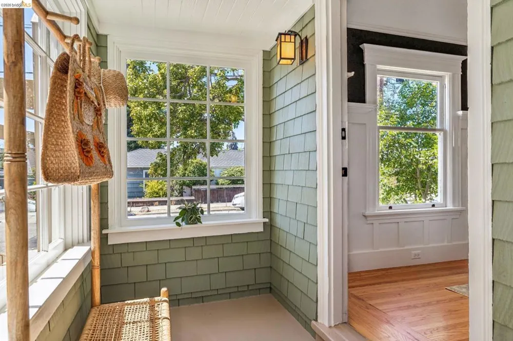 2435 Valley Street Berkeley, CA 94702