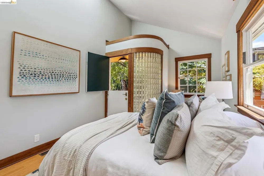 2435 Valley Street Berkeley, CA 94702