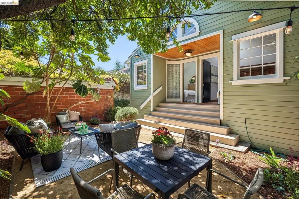2435 Valley Street Berkeley, CA 94702