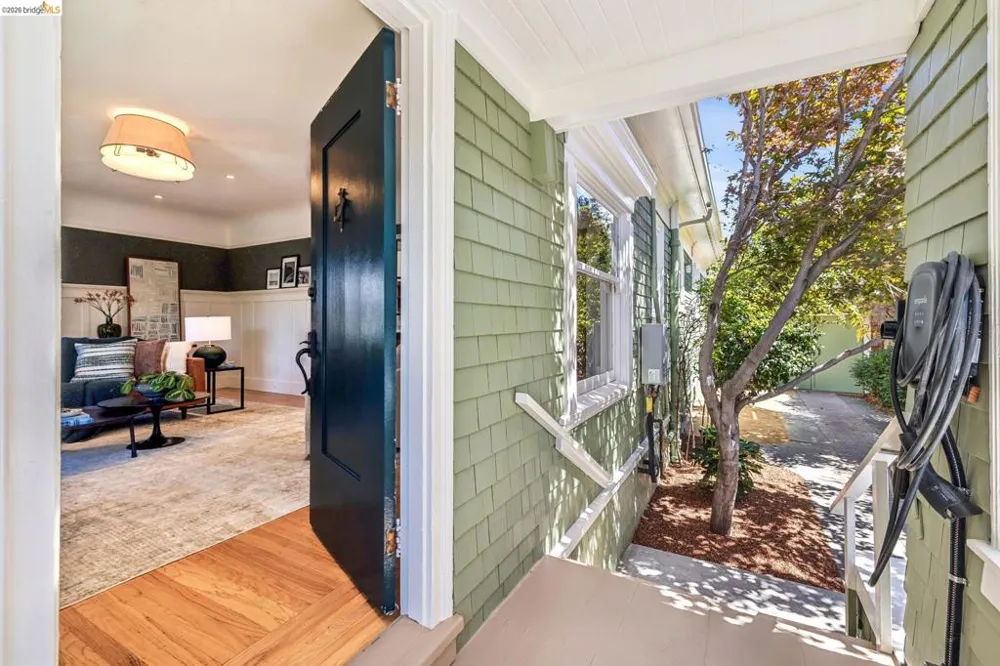 2435 Valley Street Berkeley, CA 94702