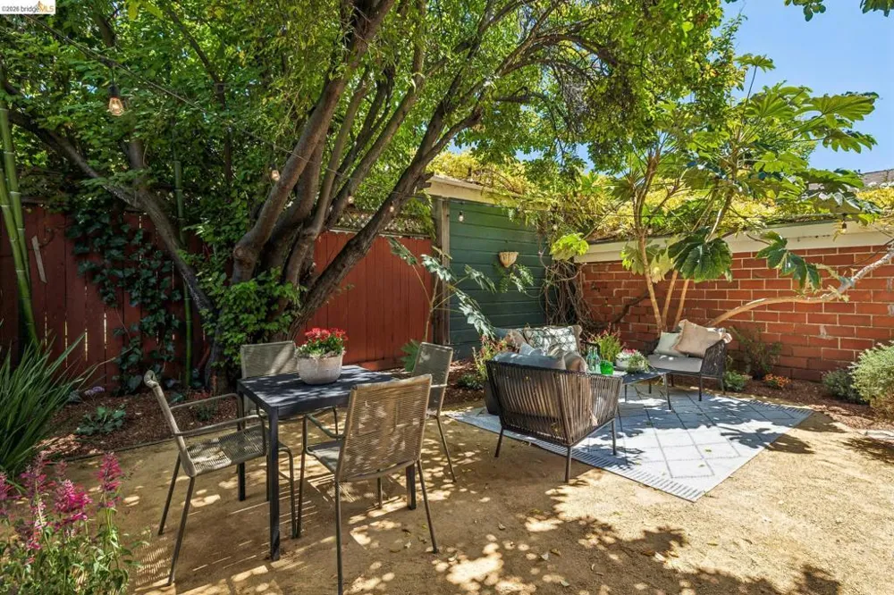 2435 Valley Street Berkeley, CA 94702