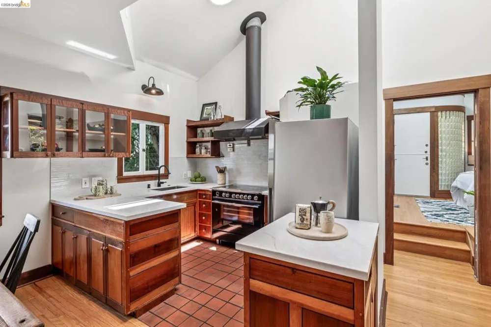 2435 Valley Street Berkeley, CA 94702