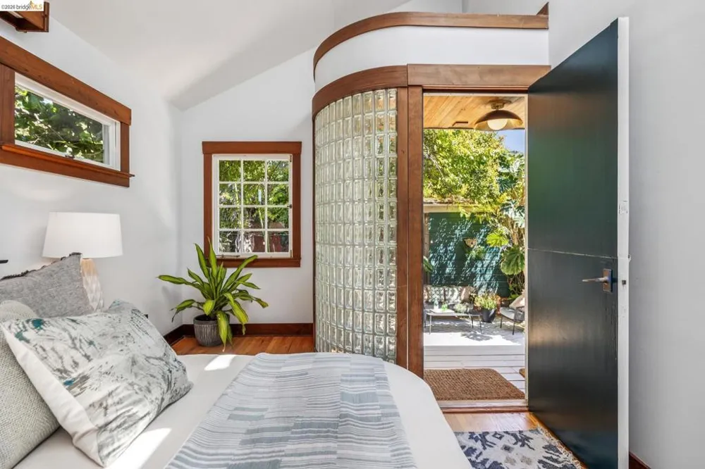 2435 Valley Street Berkeley, CA 94702