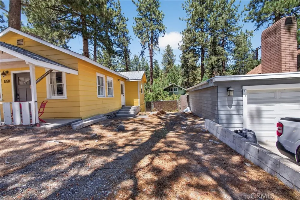 1858 Thrush Wrightwood, CA 92397