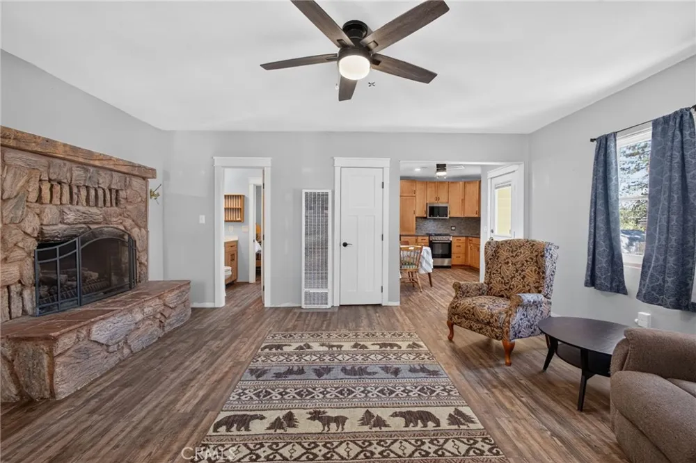 1858 Thrush Wrightwood, CA 92397
