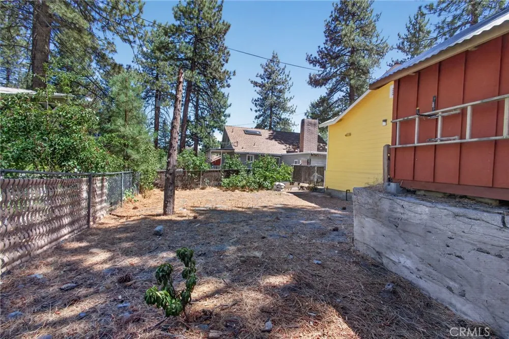 1858 Thrush Wrightwood, CA 92397