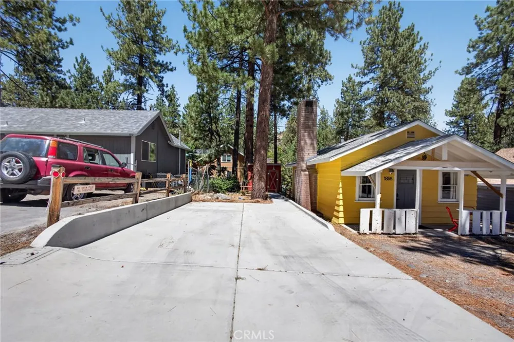 1858 Thrush Wrightwood, CA 92397