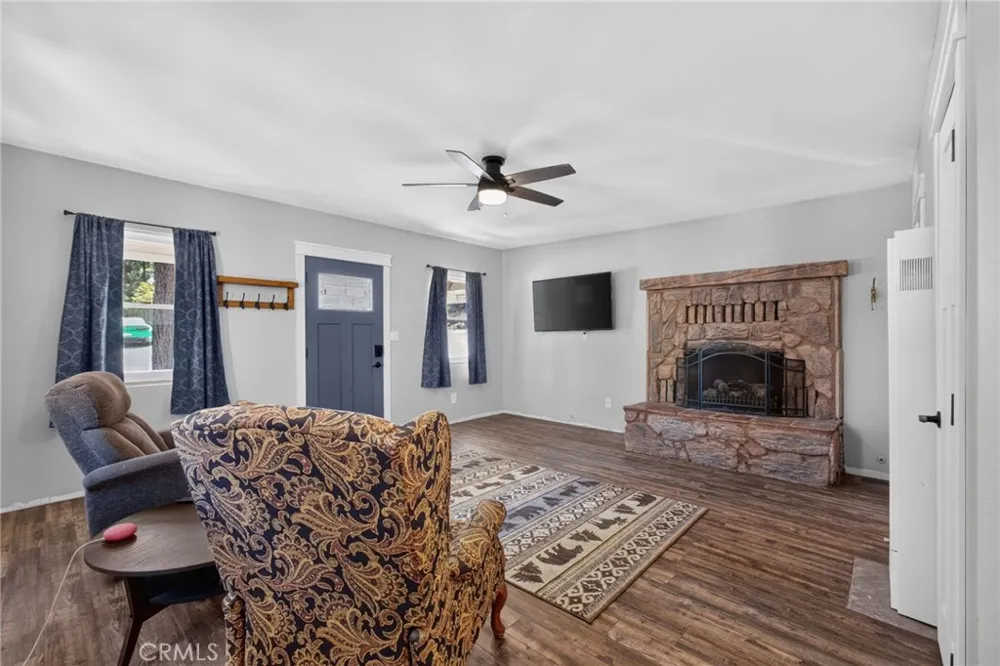 1858 Thrush Wrightwood, CA 92397