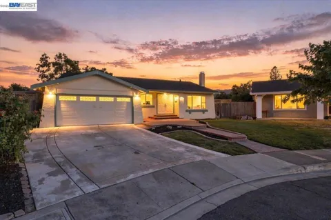 6360 Shorewood Ct