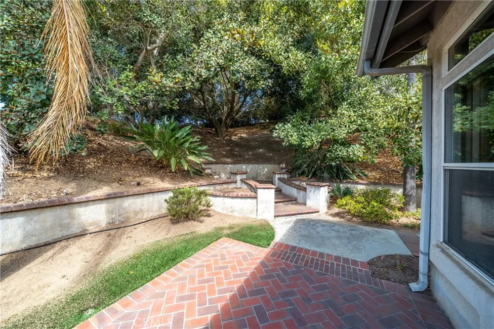 1463 Oak View way Escondido, CA 92029