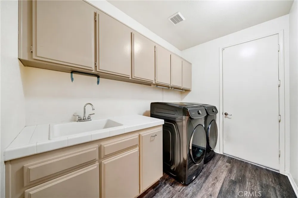 1463 Oak View way Escondido, CA 92029