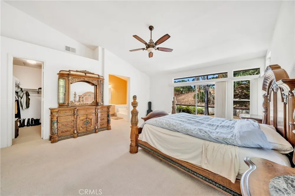 1463 Oak View way Escondido, CA 92029