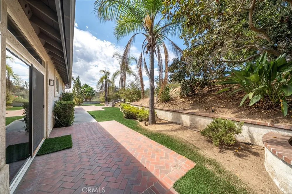 1463 Oak View way Escondido, CA 92029