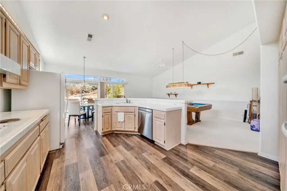 1463 Oak View way Escondido, CA 92029