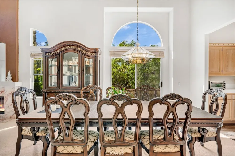 1463 Oak View way Escondido, CA 92029