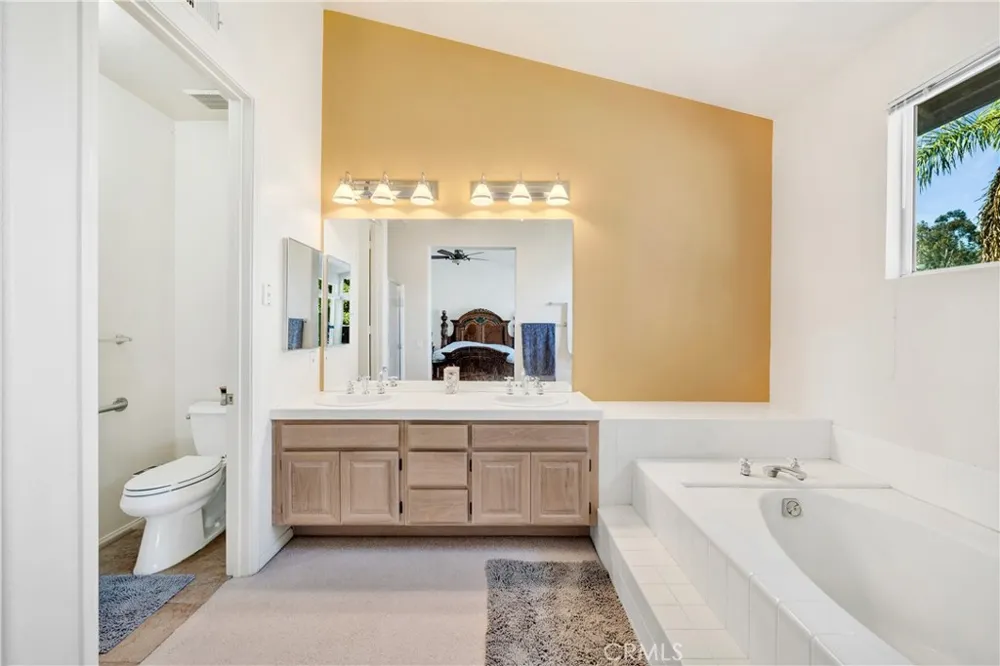 1463 Oak View way Escondido, CA 92029