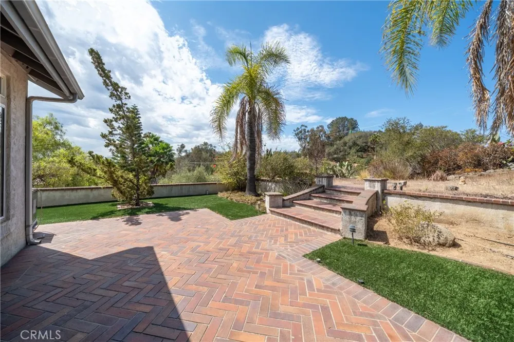 1463 Oak View way Escondido, CA 92029