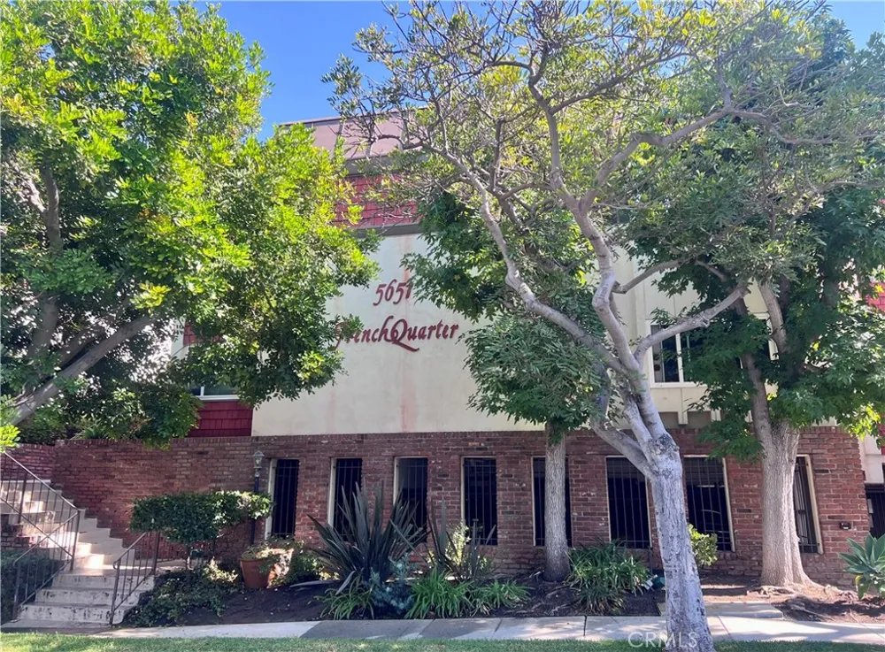 5651 Sumner #113 Culver City, CA 90230