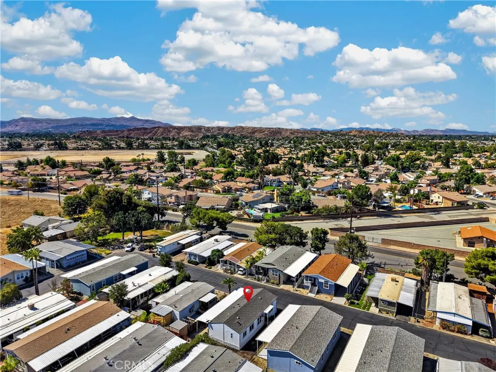 1499 Old Mountain #14 San Jacinto, CA 92583
