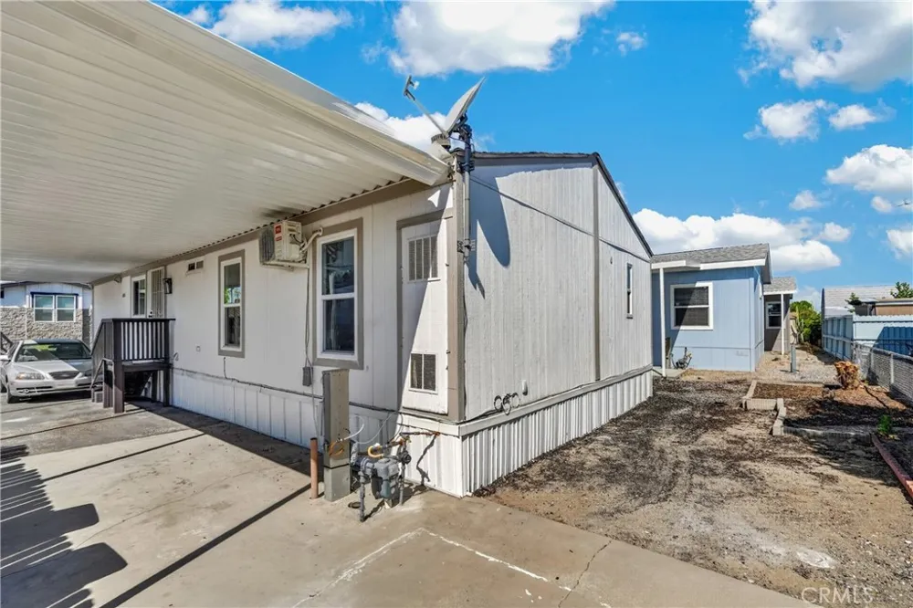 1499 Old Mountain #14 San Jacinto, CA 92583