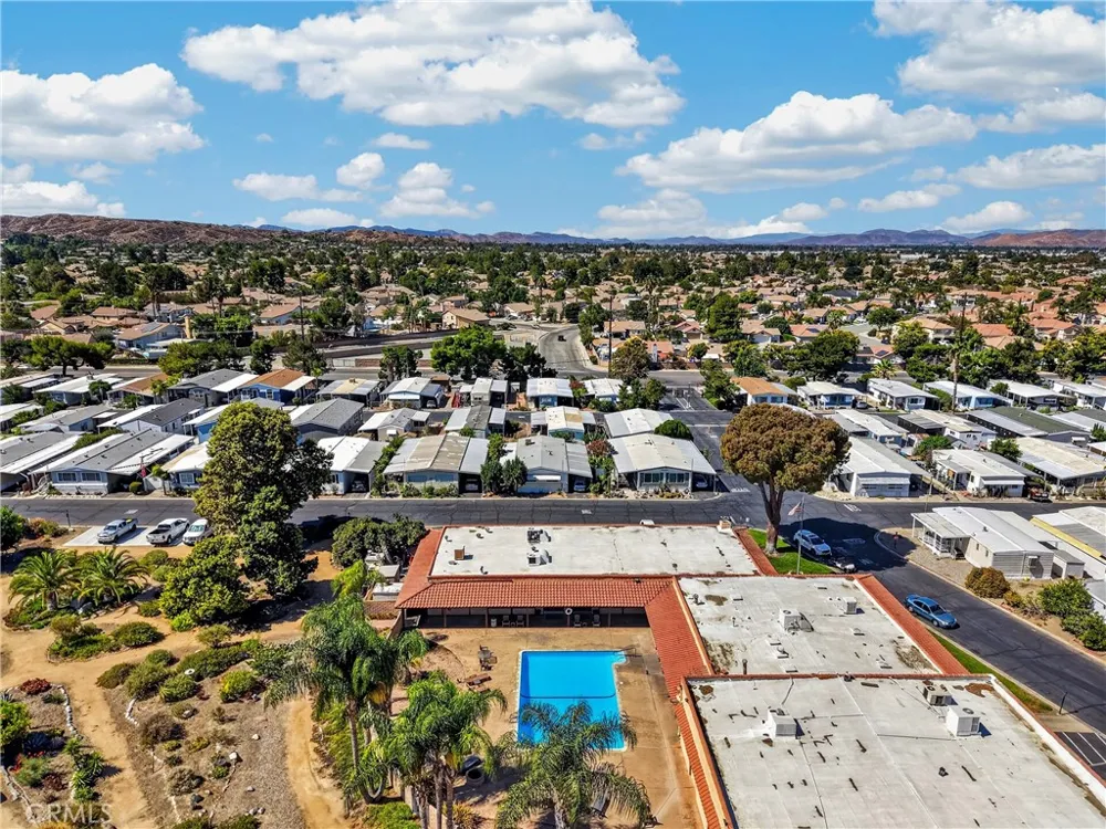 1499 Old Mountain #14 San Jacinto, CA 92583