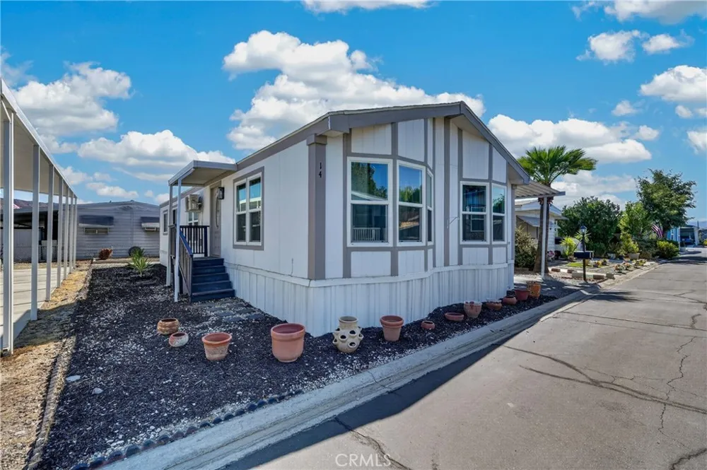 1499 Old Mountain #14 San Jacinto, CA 92583
