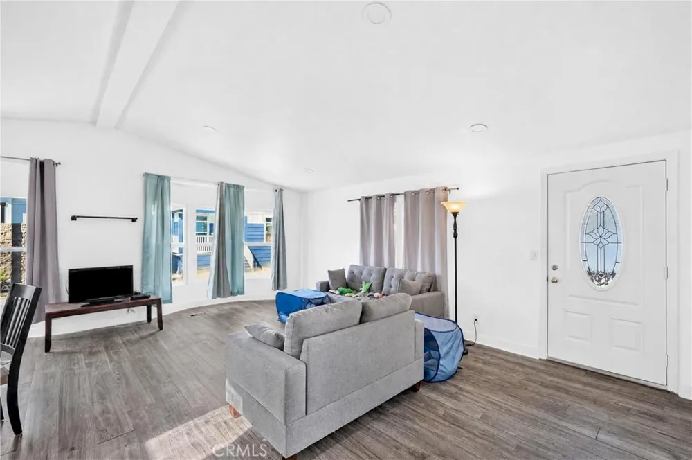 1499 Old Mountain #14 San Jacinto, CA 92583