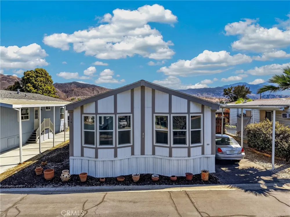 1499 Old Mountain #14 San Jacinto, CA 92583