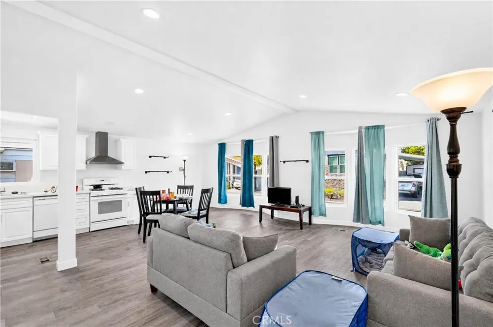1499 Old Mountain #14 San Jacinto, CA 92583