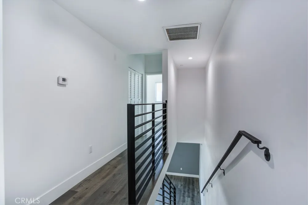 11637 1/2 Burbank Blvd Burbank, CA 91601