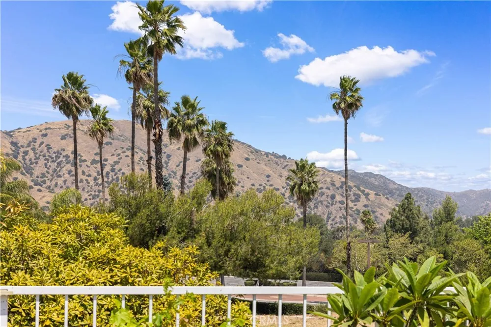 6265 Birdie La Verne, CA 91750