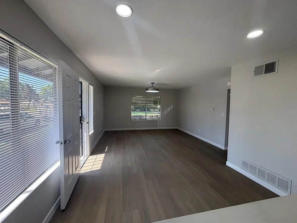 13942 Via Rimini San Diego, CA 92129