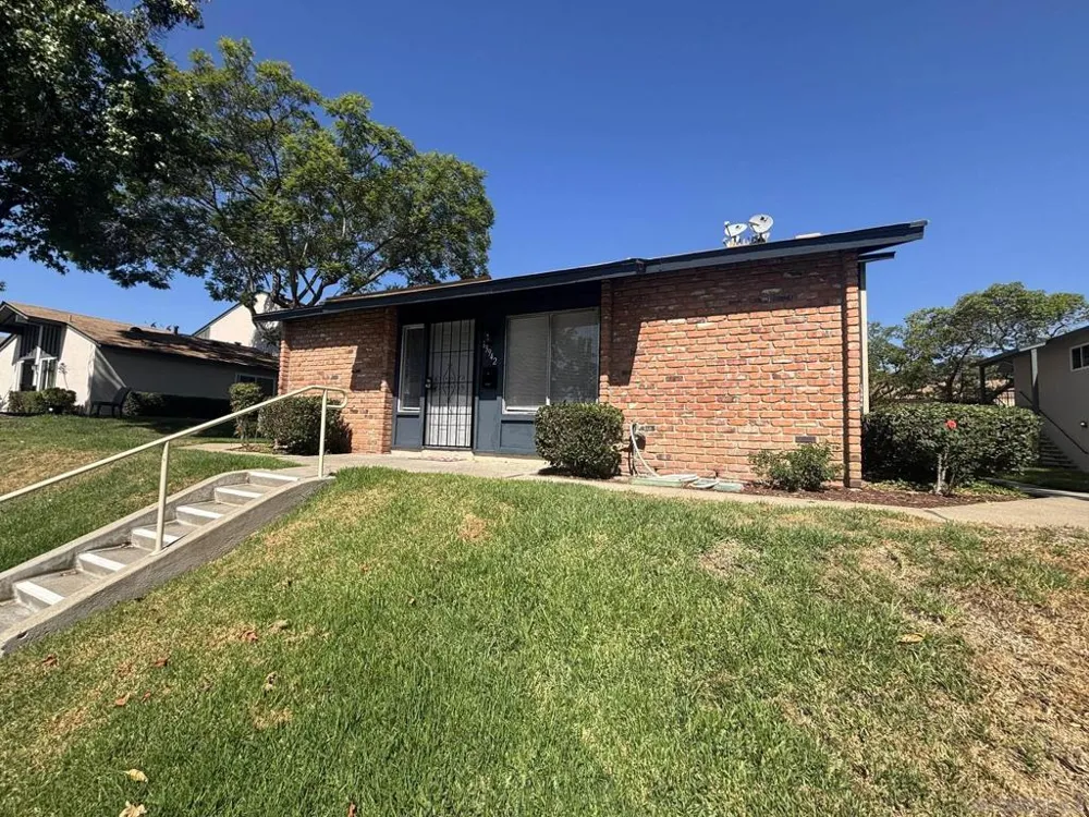 13942 Via Rimini San Diego, CA 92129