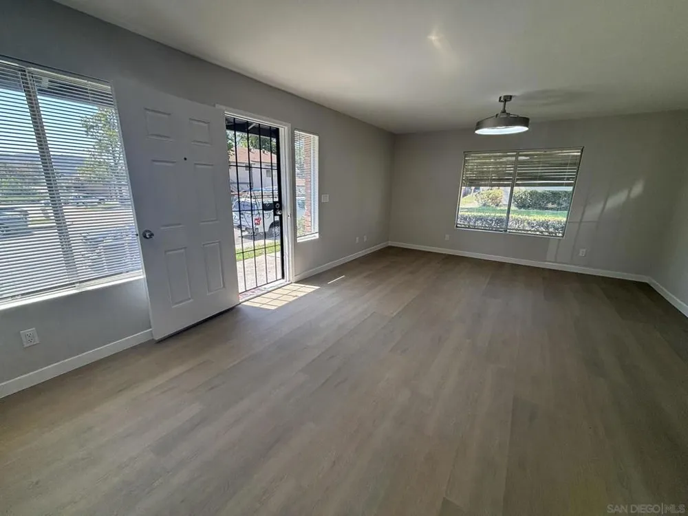 13942 Via Rimini San Diego, CA 92129