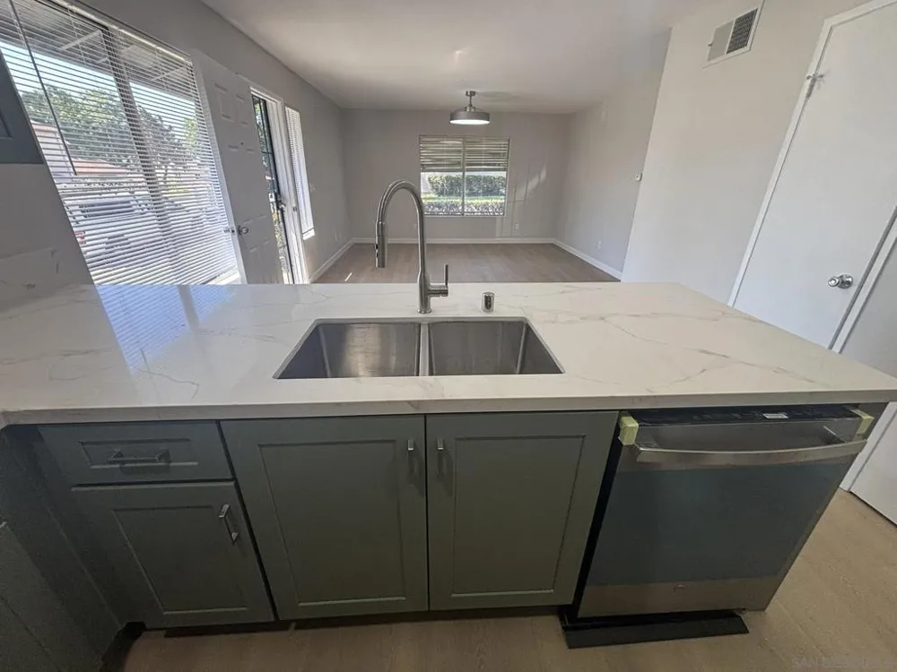 13942 Via Rimini San Diego, CA 92129