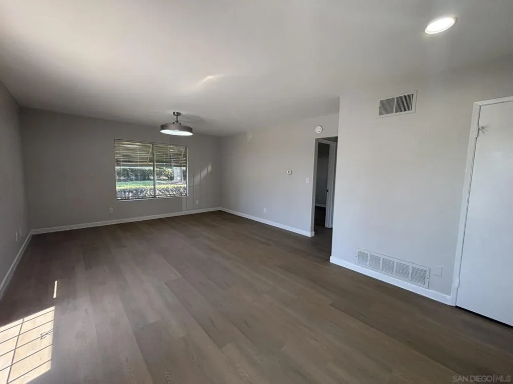 13942 Via Rimini San Diego, CA 92129