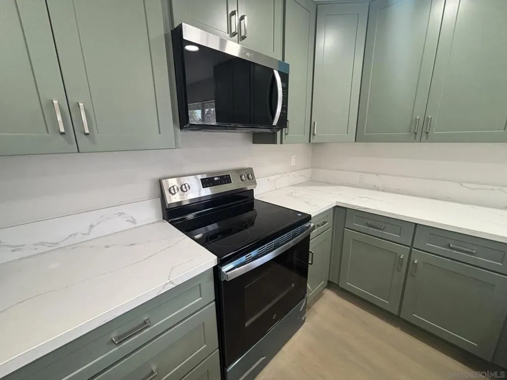 13942 Via Rimini San Diego, CA 92129