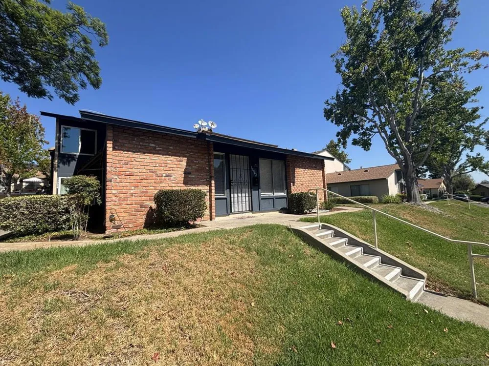 13942 Via Rimini San Diego, CA 92129