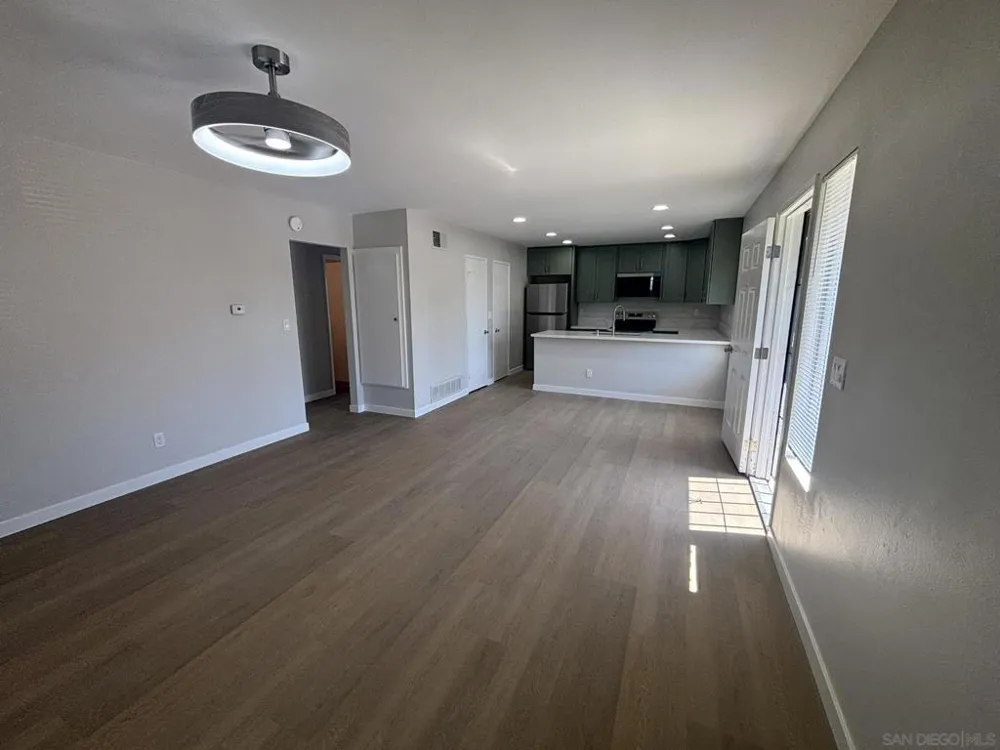 13942 Via Rimini San Diego, CA 92129