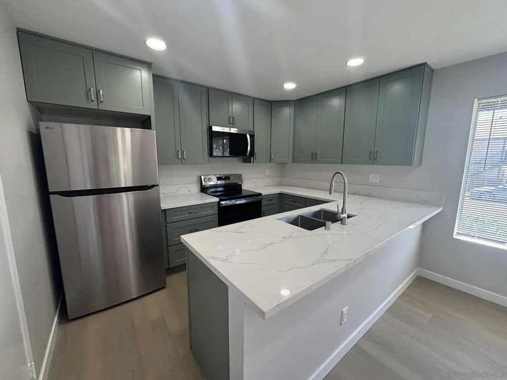 13942 Via Rimini San Diego, CA 92129