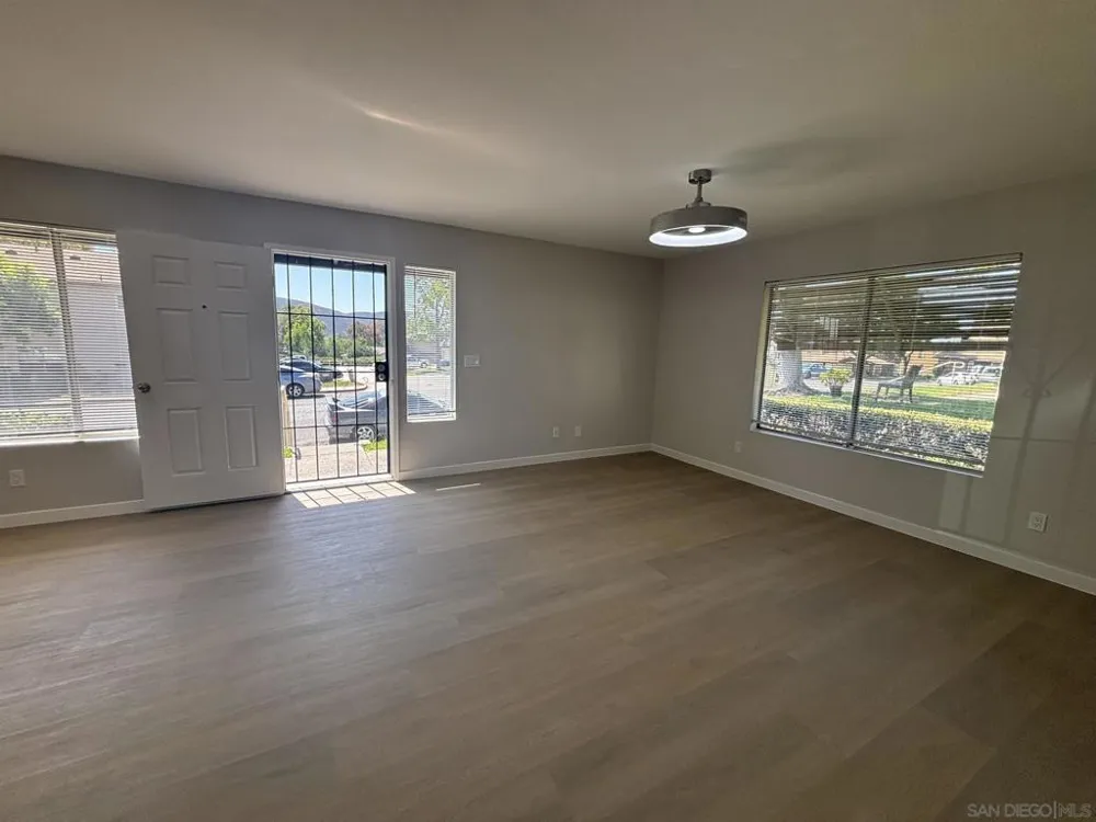 13942 Via Rimini San Diego, CA 92129